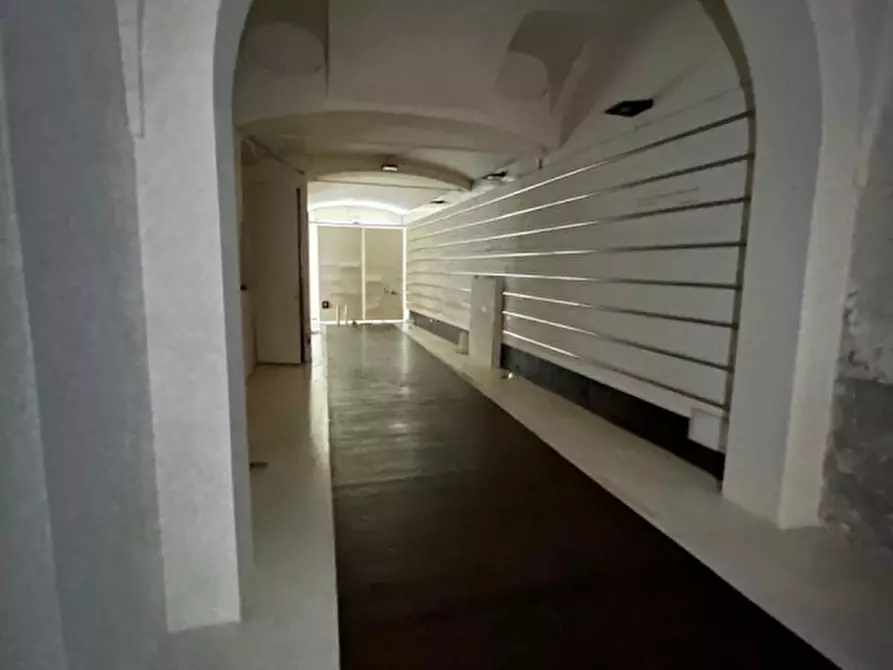 Immagine 10 di Negozio in vendita  in Borgo Giacomo Tommasini, 8 a Parma