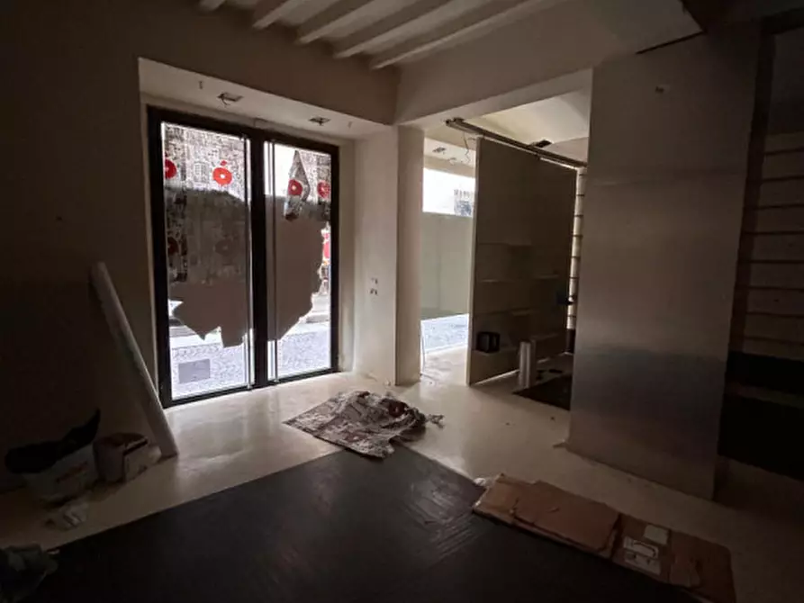 Immagine 11 di Negozio in vendita  in Borgo Giacomo Tommasini, 8 a Parma