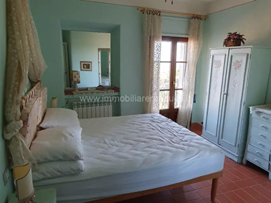 Immagine 14 di Casa indipendente in vendita  a Sinalunga