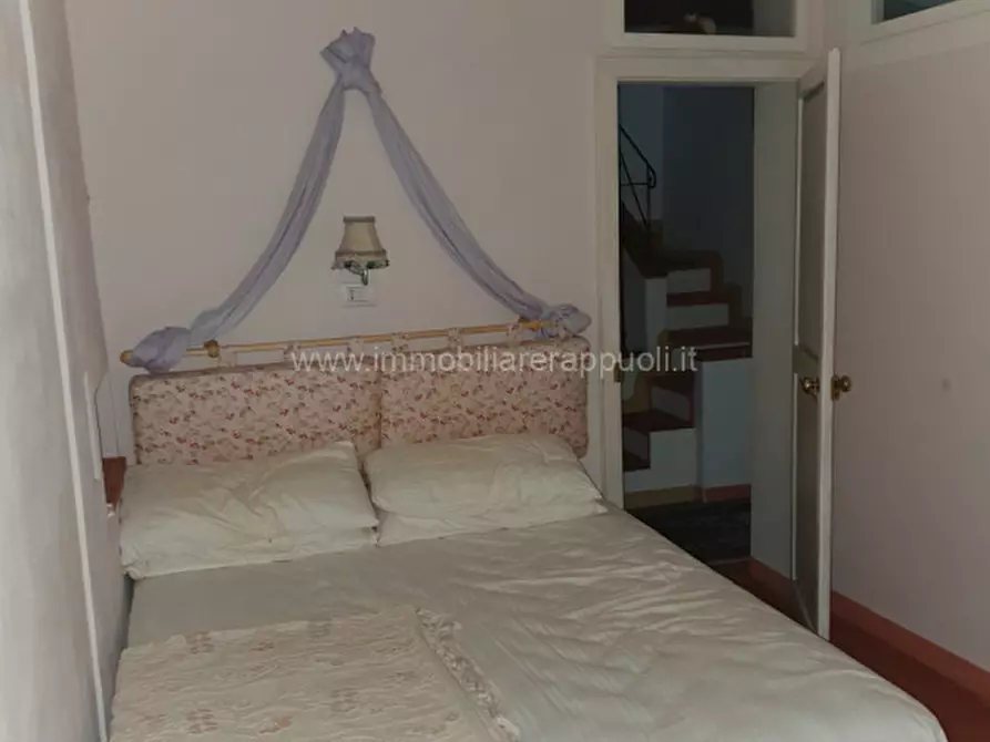 Immagine 17 di Casa indipendente in vendita  a Sinalunga