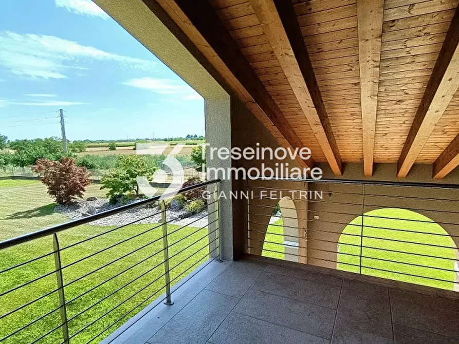 Immagine 3 di Villa in vendita  in Via Fratelli Bianchin a Paese