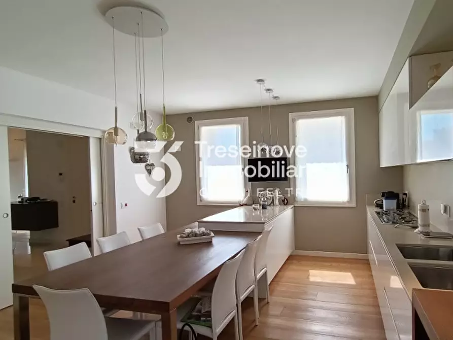 Immagine 10 di Villa in vendita  in Via Fratelli Bianchin a Paese