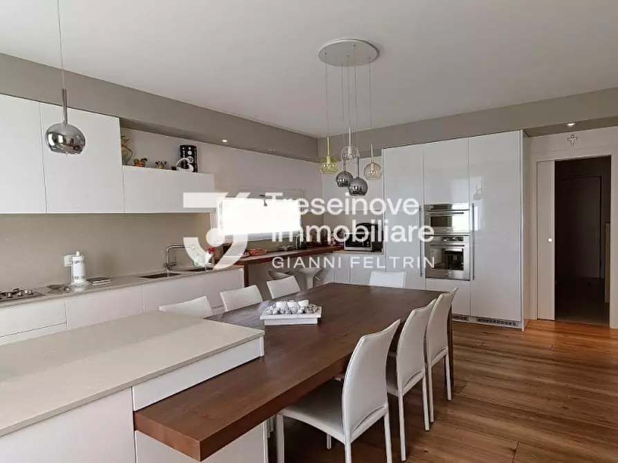 Immagine 11 di Villa in vendita  in Via Fratelli Bianchin a Paese