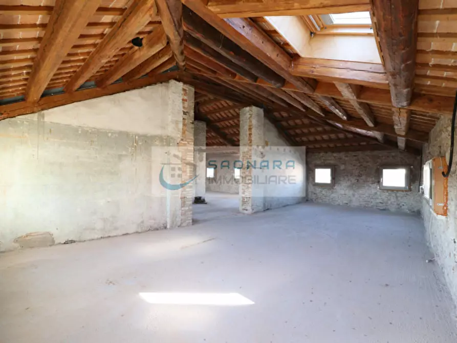 Immagine 4 di Palazzo in vendita  in piazza Marconi a Vigonovo