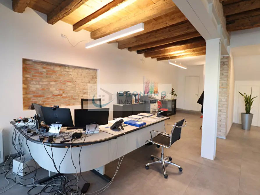 Immagine 20 di Palazzo in vendita  in piazza Marconi a Vigonovo