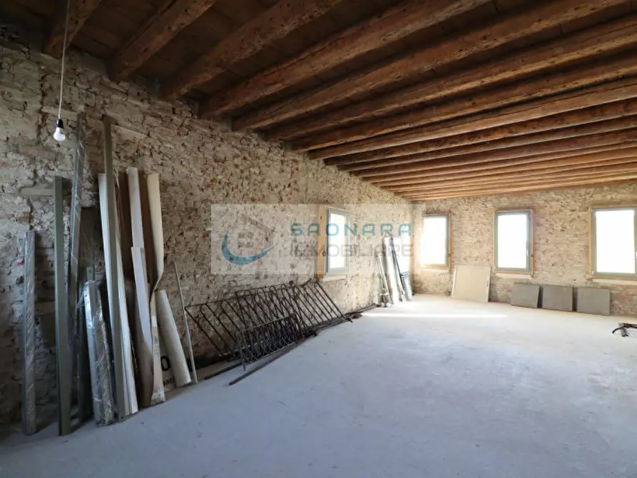 Immagine 21 di Palazzo in vendita  in piazza Marconi a Vigonovo