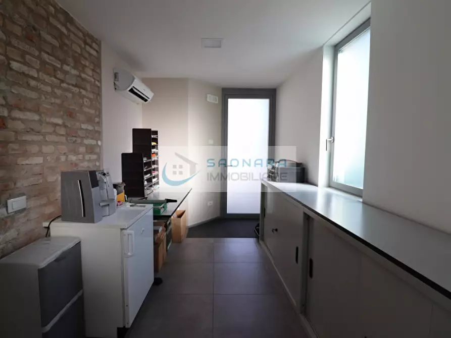 Immagine 24 di Palazzo in vendita  in piazza Marconi a Vigonovo