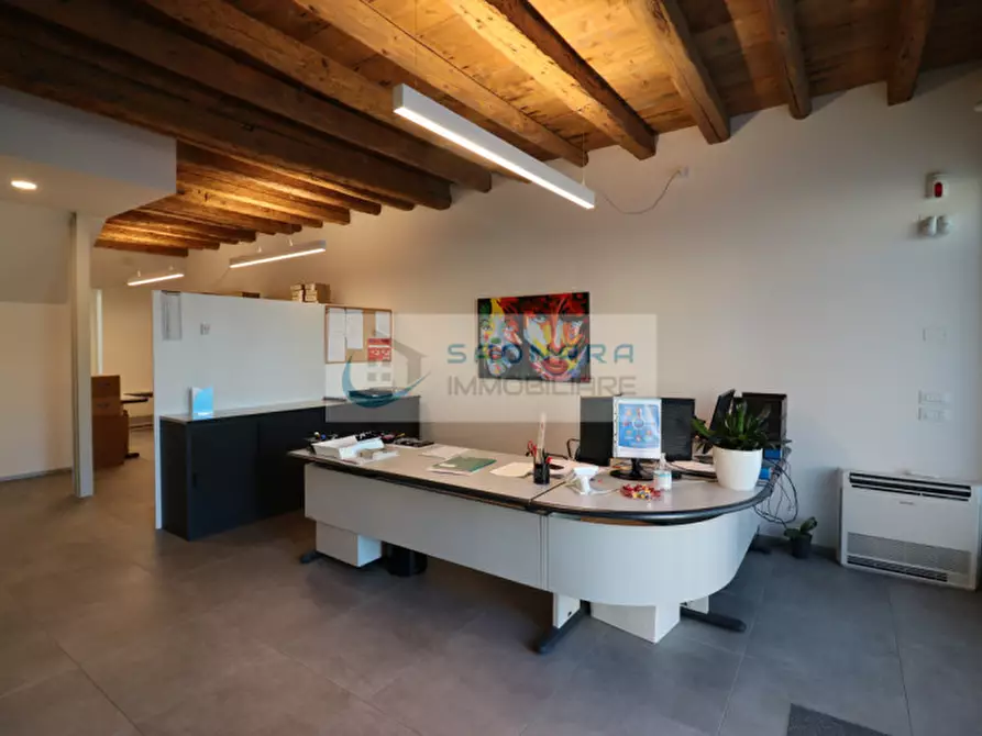 Immagine 26 di Palazzo in vendita  in piazza Marconi a Vigonovo