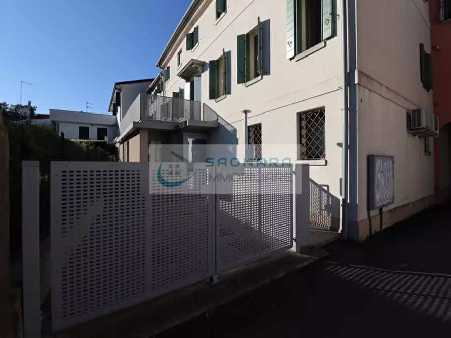 Immagine 27 di Palazzo in vendita  in piazza Marconi a Vigonovo