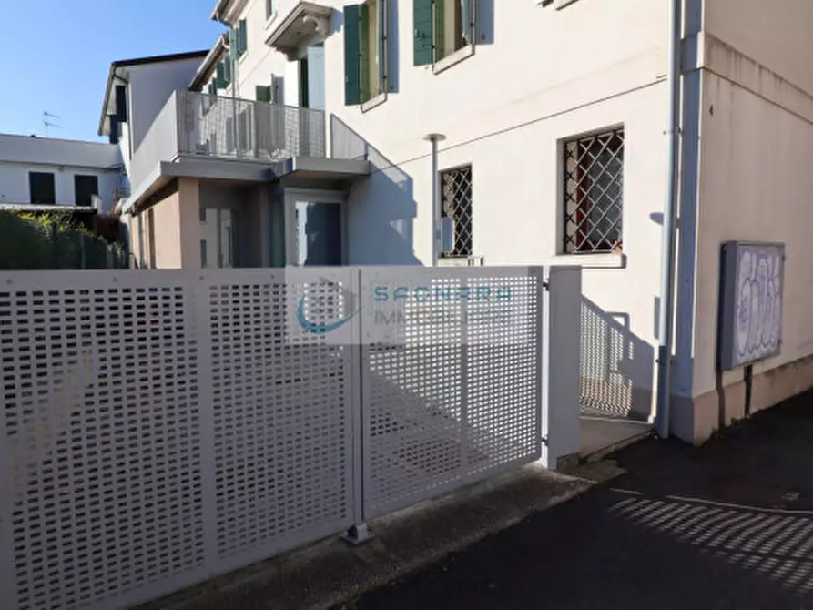 Immagine 28 di Palazzo in vendita  in piazza Marconi a Vigonovo