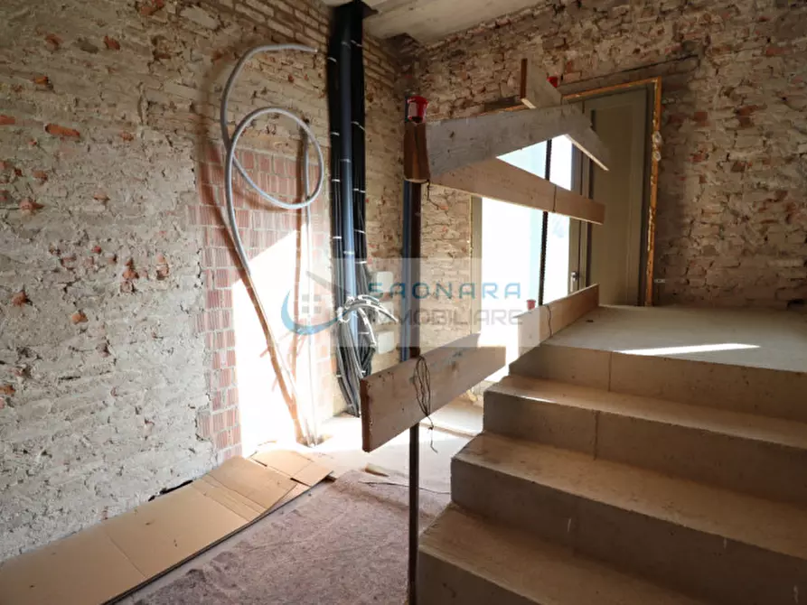 Immagine 32 di Palazzo in vendita  in piazza Marconi a Vigonovo