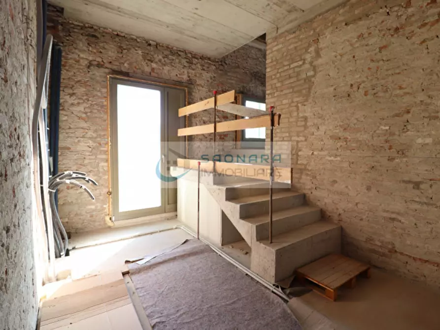 Immagine 33 di Palazzo in vendita  in piazza Marconi a Vigonovo