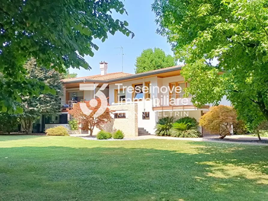 Immagine 1 di Villa in vendita  in Via Roma a Ponzano Veneto