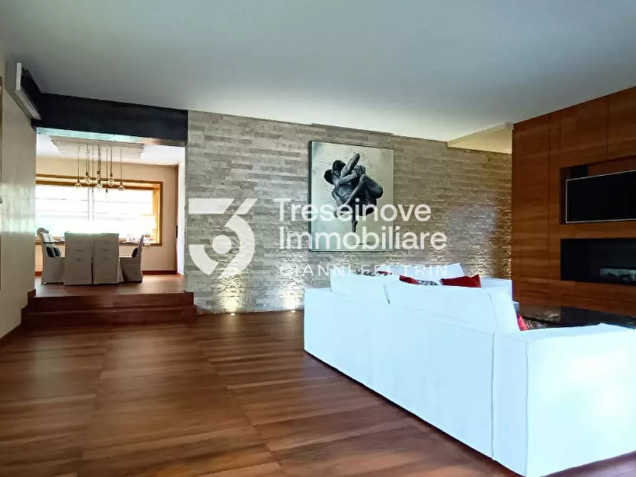 Immagine 9 di Villa in vendita  in Via Roma a Ponzano Veneto