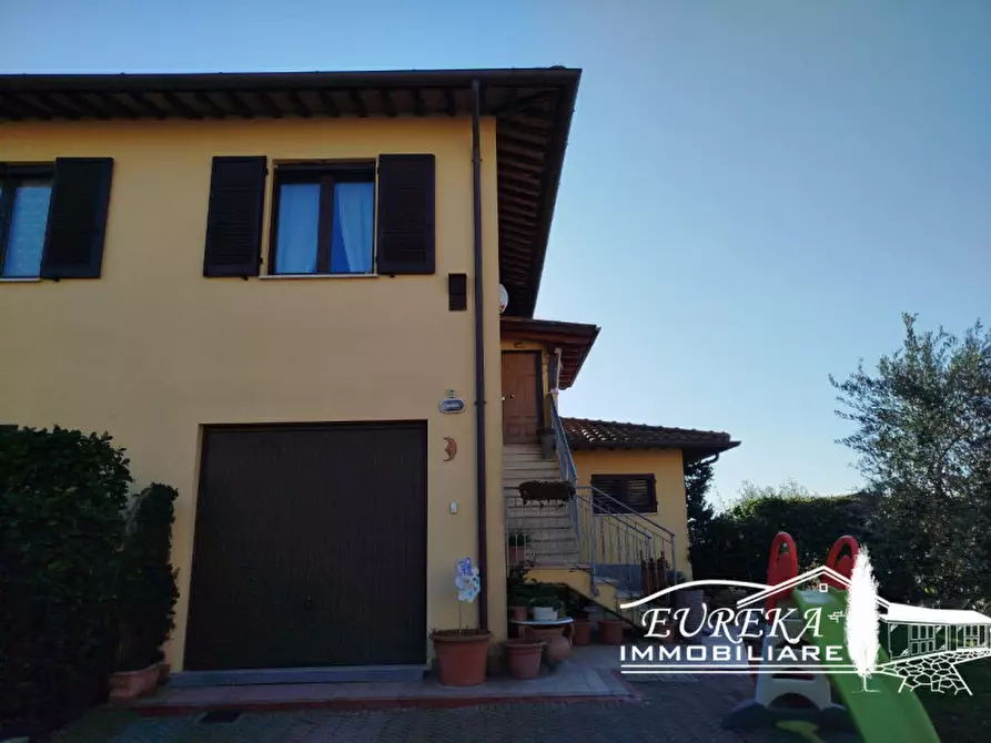 Immagine 2 di Appartamento in vendita  in strada statale 71 umbro casentinese a Castiglione Del Lago