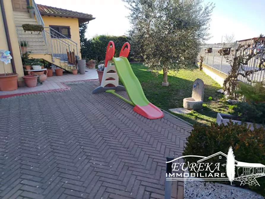 Immagine 23 di Appartamento in vendita  in strada statale 71 umbro casentinese a Castiglione Del Lago