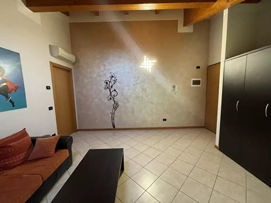 Immagine 3 di Ufficio in affitto  a Suzzara