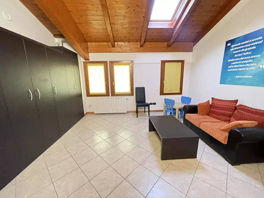 Immagine 5 di Ufficio in affitto  a Suzzara