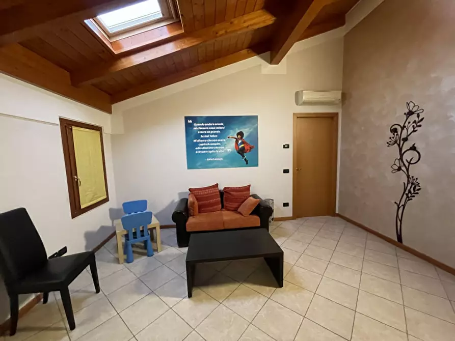 Immagine 7 di Ufficio in affitto  a Suzzara