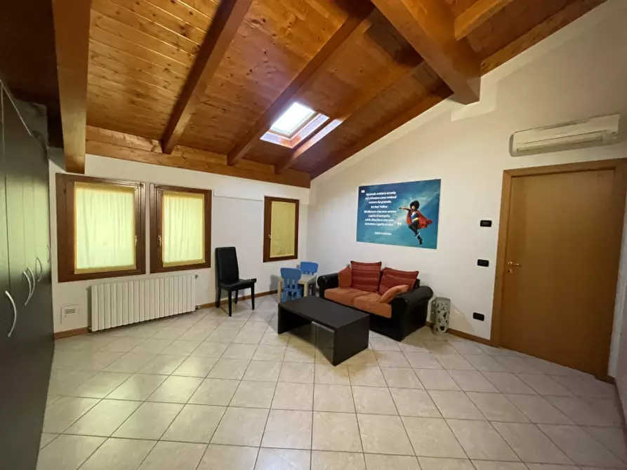 Immagine 8 di Ufficio in affitto  a Suzzara