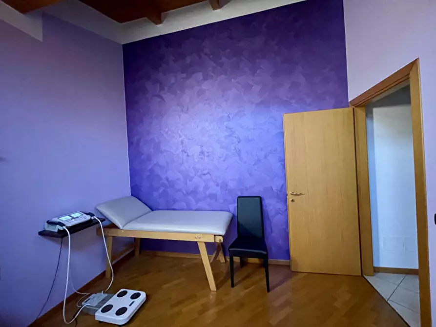 Immagine 17 di Ufficio in affitto  a Suzzara