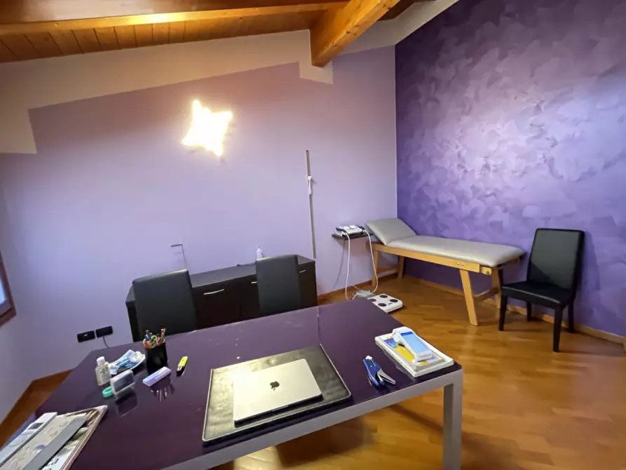 Immagine 18 di Ufficio in affitto  a Suzzara