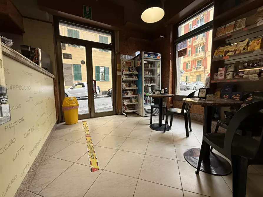 Immagine 5 di Attività commerciale in vendita  in via balbi piovera a Genova