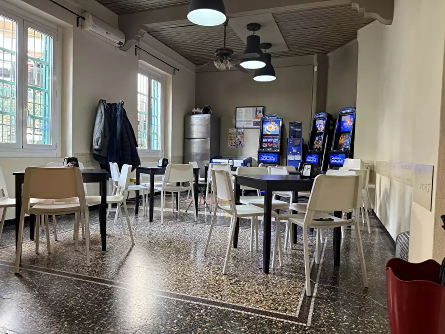 Immagine 6 di Attività commerciale in vendita  in via balbi piovera a Genova