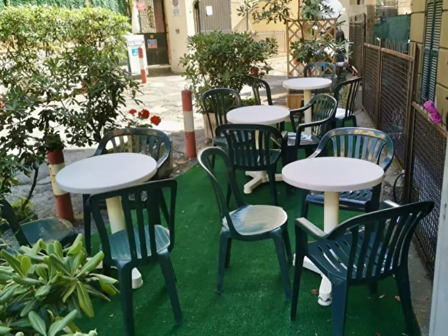 Immagine 10 di Attività commerciale in vendita  in via balbi piovera a Genova