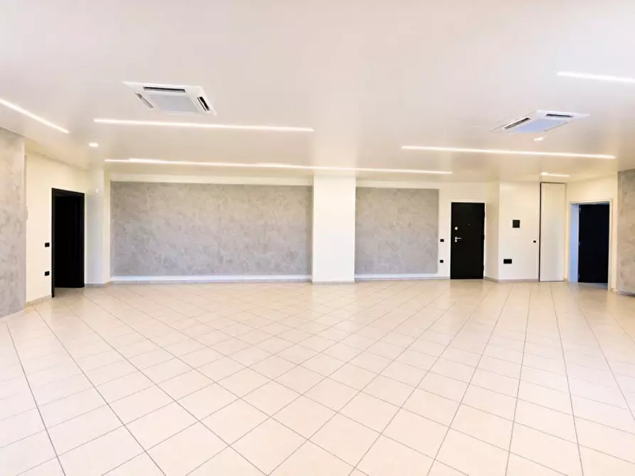 Immagine 10 di Ufficio in vendita  in via Norvegia a Cascina