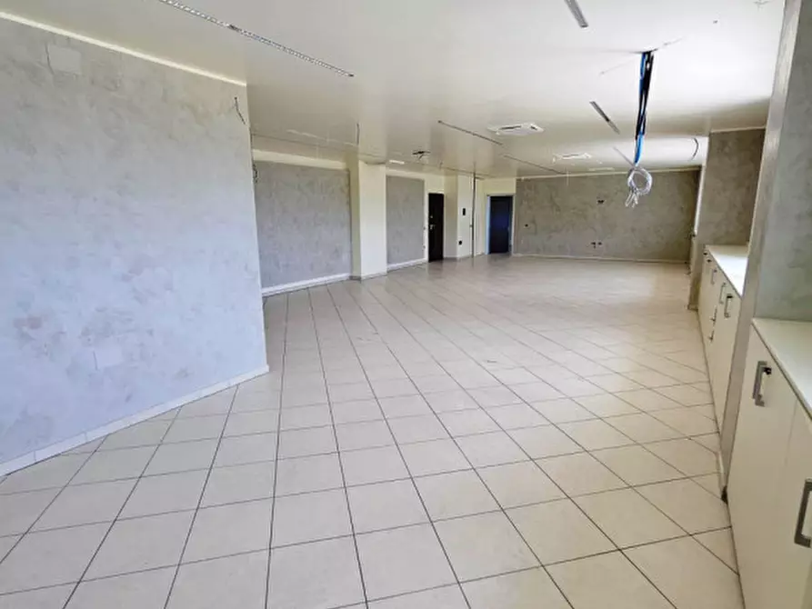 Immagine 13 di Ufficio in vendita  in via Norvegia a Cascina