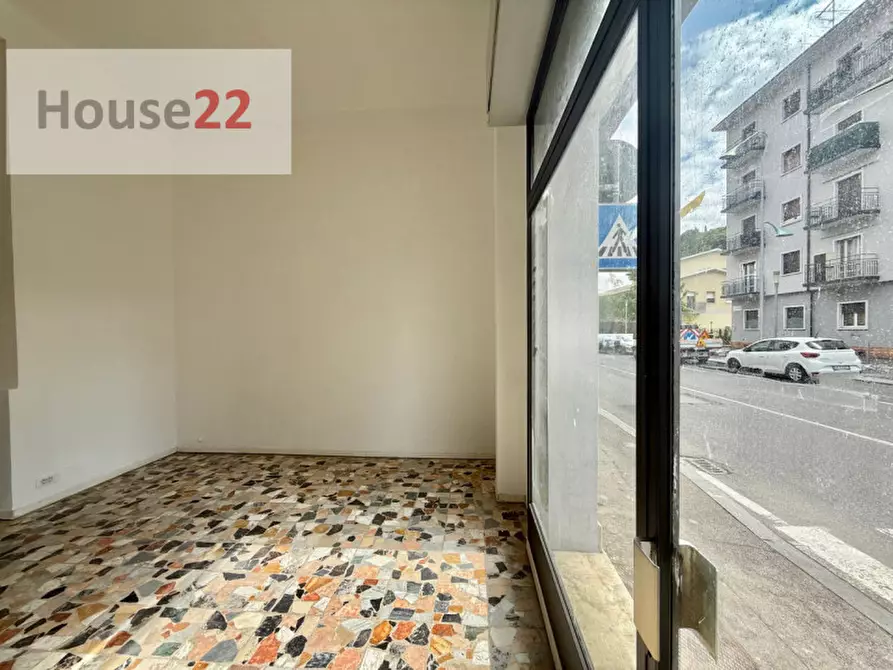 Immagine 3 di Negozio in vendita  in Via Crocifissa di Rosa 93 a Brescia
