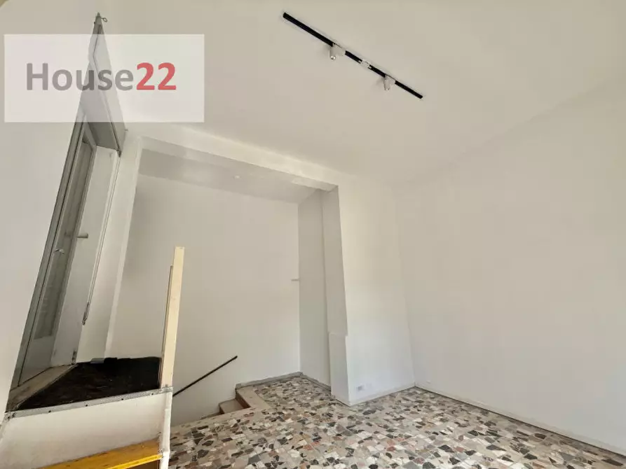 Immagine 4 di Negozio in vendita  in Via Crocifissa di Rosa 93 a Brescia