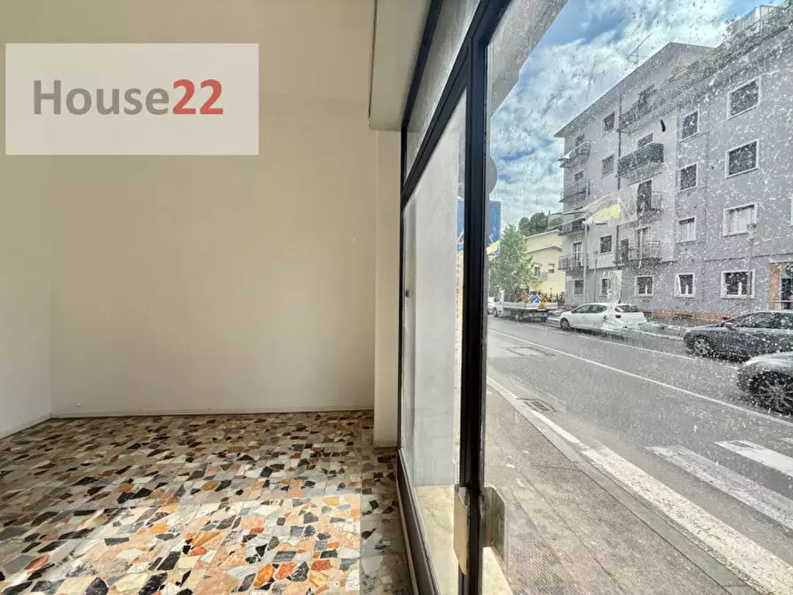 Immagine 8 di Negozio in vendita  in Via Crocifissa di Rosa 93 a Brescia