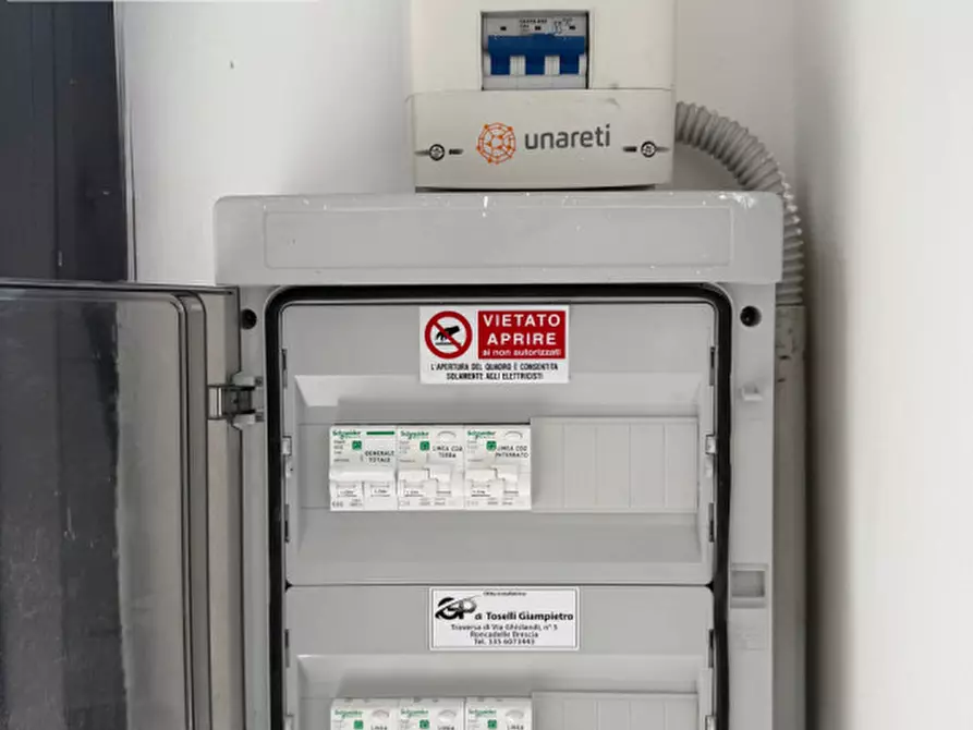 Immagine 11 di Negozio in vendita  in Via Crocifissa di Rosa 93 a Brescia