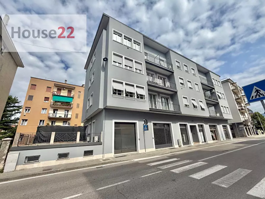 Immagine 12 di Negozio in vendita  in Via Crocifissa di Rosa 93 a Brescia