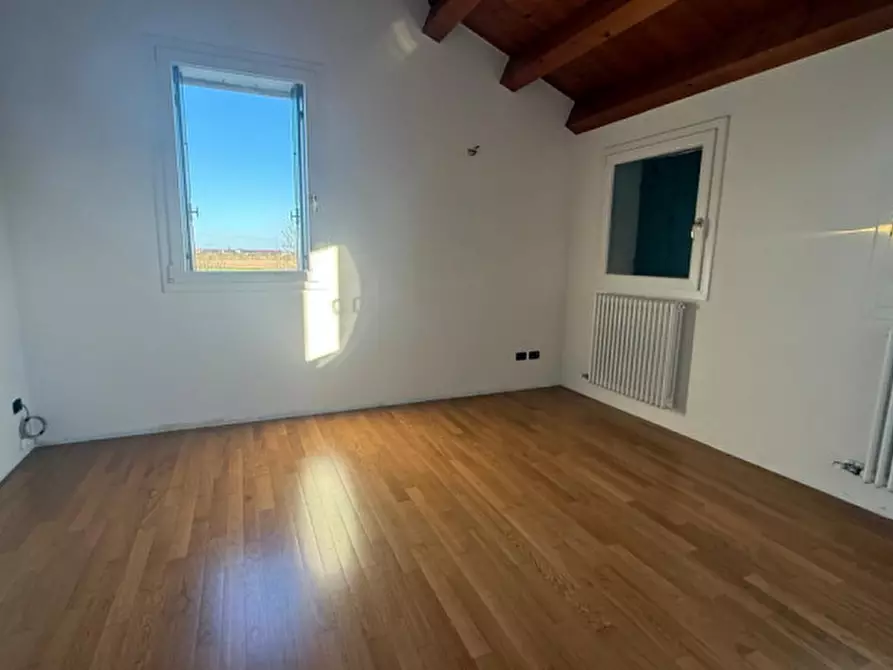 Immagine 11 di Villa in vendita  in Via bosco di sopra a Camisano Vicentino