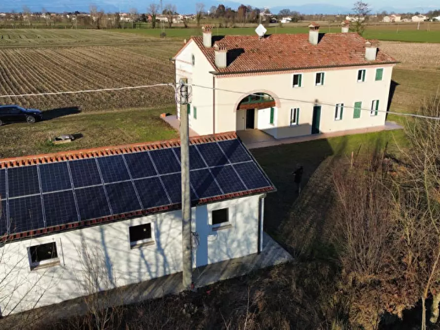 Immagine 19 di Villa in vendita  in Via bosco di sopra a Camisano Vicentino