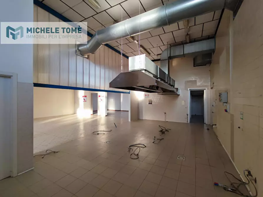 Immagine 16 di Capannone industriale in affitto  in Via gardesane a Verona