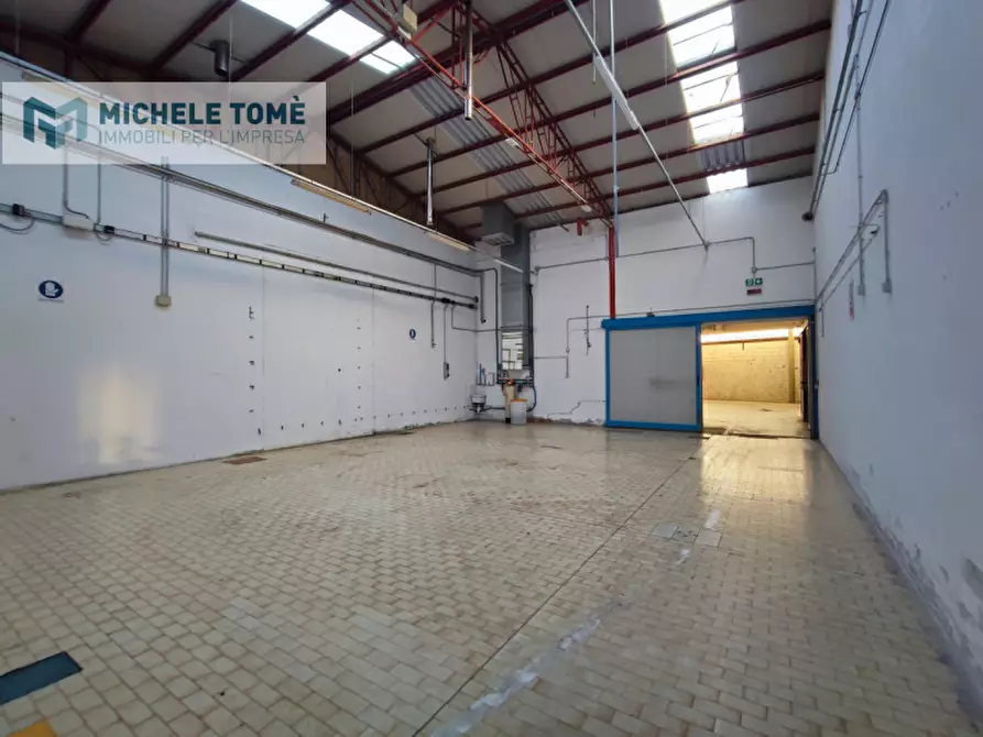 Immagine 19 di Capannone industriale in affitto  in Via gardesane a Verona