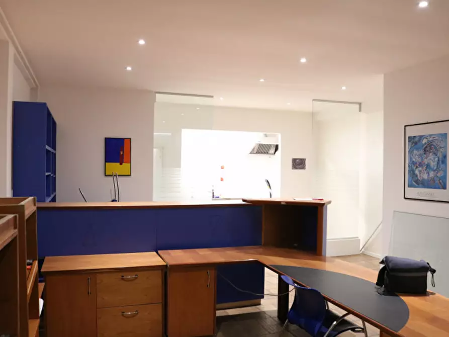 Immagine 3 di Negozio in affitto  in Via Mainardo a Merano .Meran.