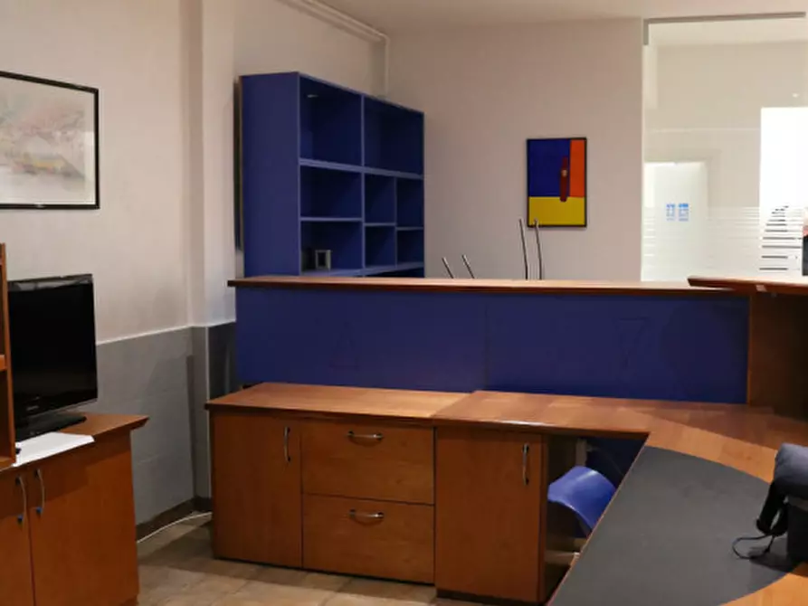 Immagine 4 di Negozio in affitto  in Via Mainardo a Merano .Meran.