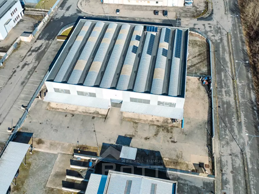 Immagine 1 di Capannone industriale in vendita  in Via Ottaviano 45 a Gattinara