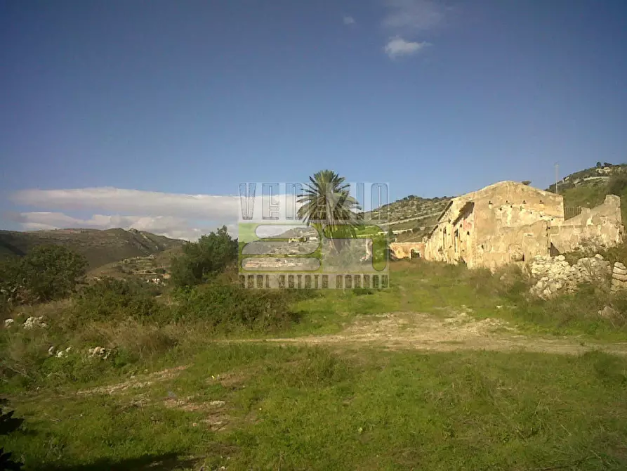 Immagine 10 di Rustico / casale in vendita  a Avola