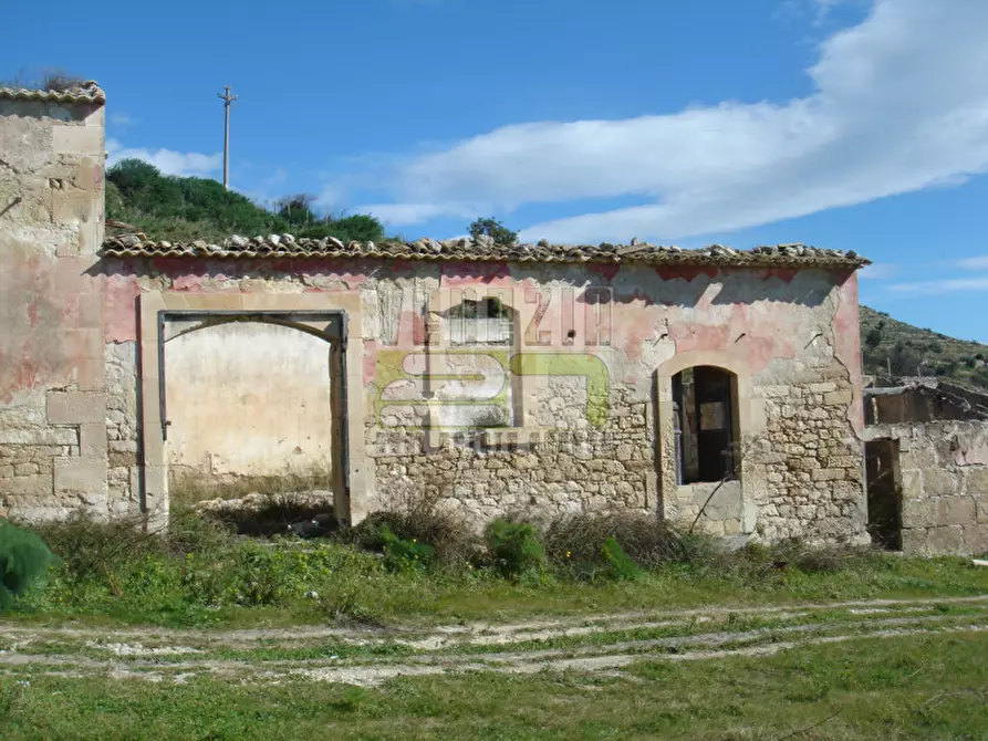 Immagine 12 di Rustico / casale in vendita  a Avola