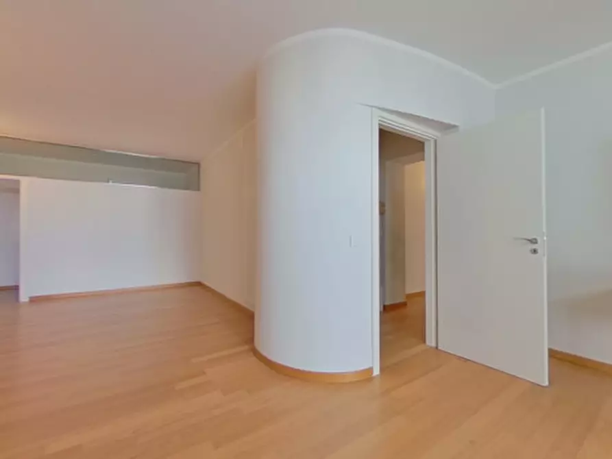 Immagine 13 di Ufficio in affitto  a Fasano