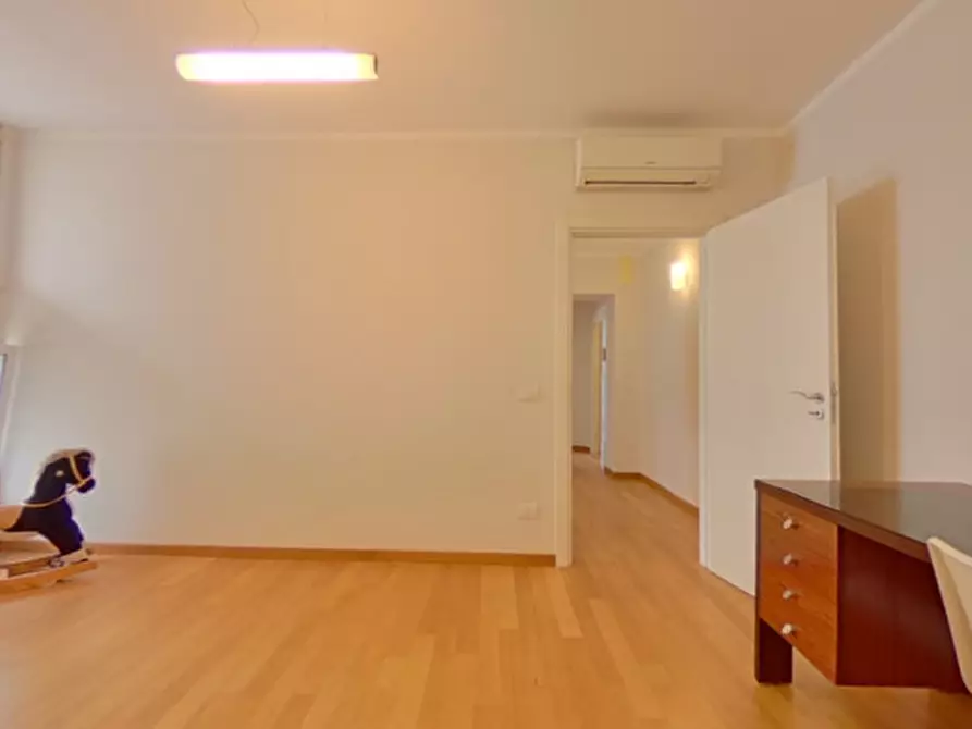 Immagine 20 di Ufficio in affitto  a Fasano