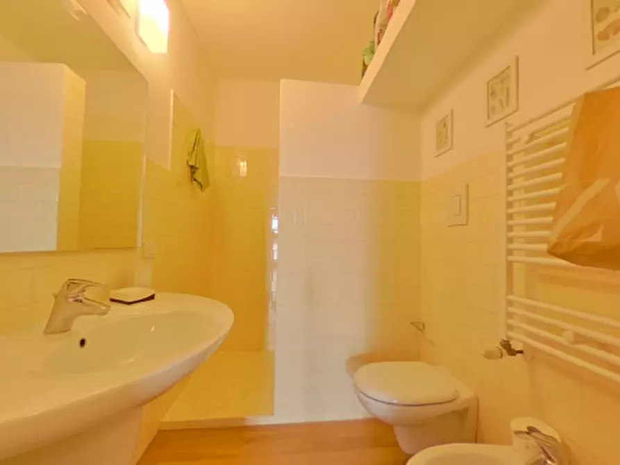 Immagine 22 di Ufficio in affitto  a Fasano