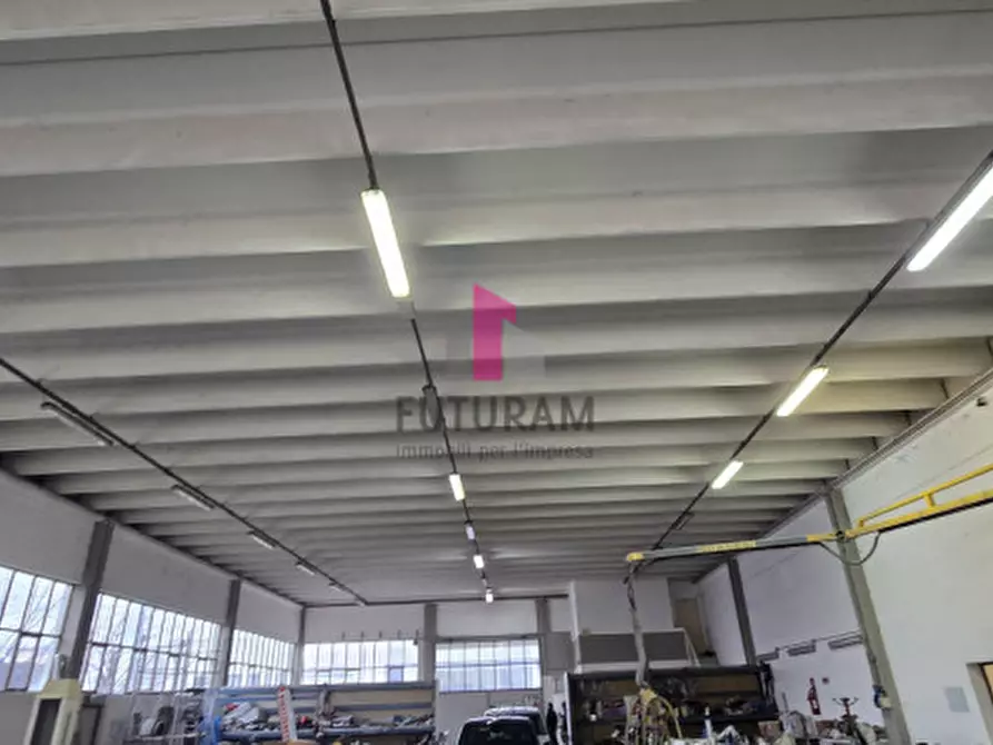 Immagine 1 di Capannone industriale in vendita  a Rubano