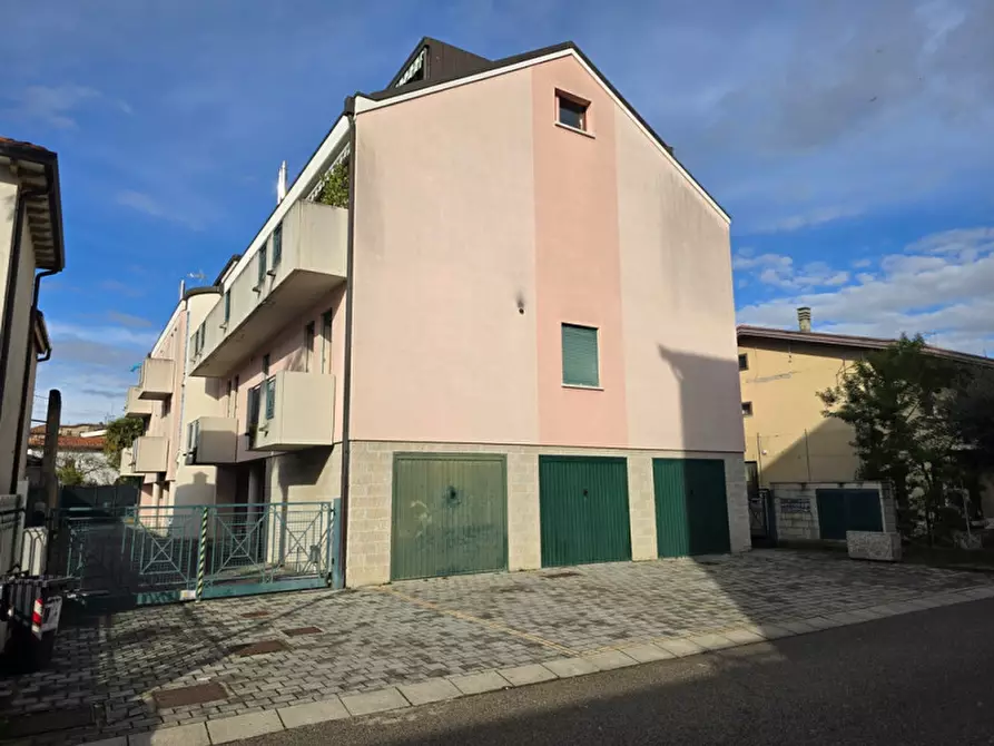 Immagine 25 di Appartamento in vendita  in Stra' a Stra